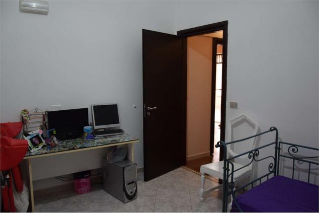 V001842 - VILLA DA 140 MQ 40 MQ VERANDA 2300 MQ GIARDINO - Foto 20