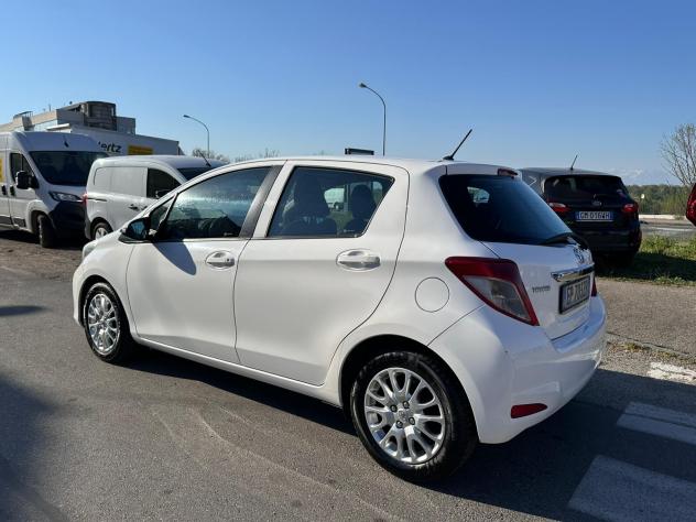 Toyota Yaris 1.0 5 porte Lounge - Foto 2