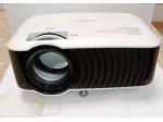Videoproiettore portatile a LED generico.