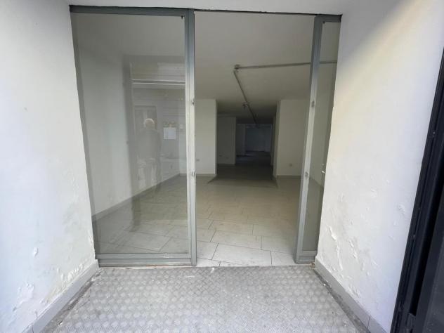 1 Vetrina in affitto a Caserta - Foto 11
