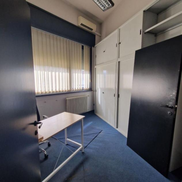 Immobile di 400 m² con più di 5 locali in vendita a Lainate - Foto 11