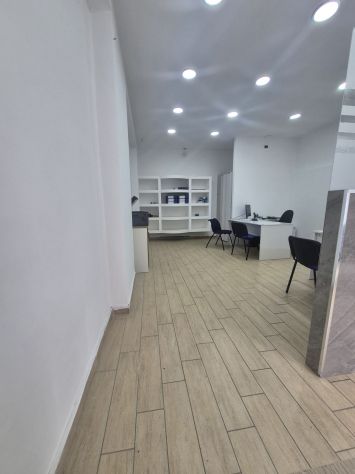 Fuorigrotta - Via Diocleziano - Locale 36 mq - Locato per Investimento - Foto 4