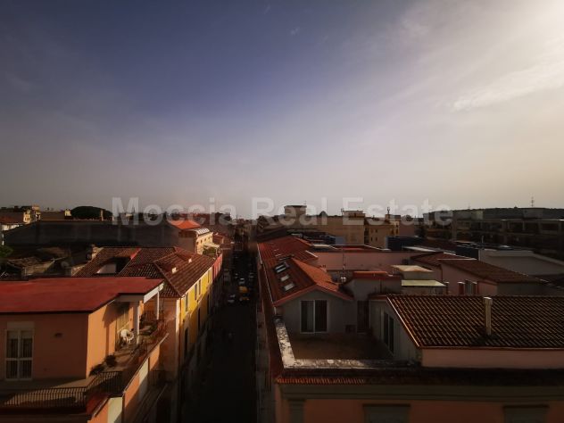 MOCCIA TRILOCALE ARREDATO NUOVO MODERNO CENTRO CON BOX (LU) - Foto 10