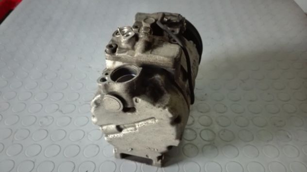 Compressore climatizzatore Audi A6 C5 2.5 TDI del 2003 - Foto 4