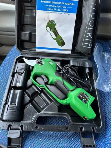 Forbice a batteria Greenbay 28 con valigetta e 2 batterie 16.8V 2Ah - Foto 2