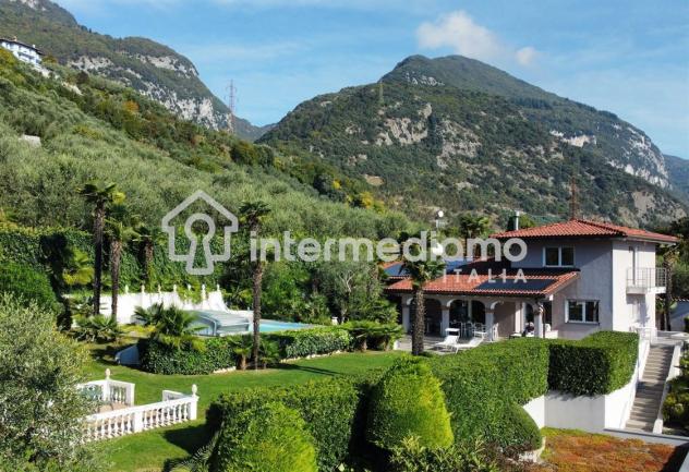 VIVI L'ECCELLENZA: VILLA ESCLUSIVA CON PISCINA - Foto 2