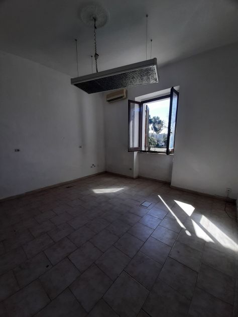 Bilocale luminoso con cantina di proprietà - Foto 2
