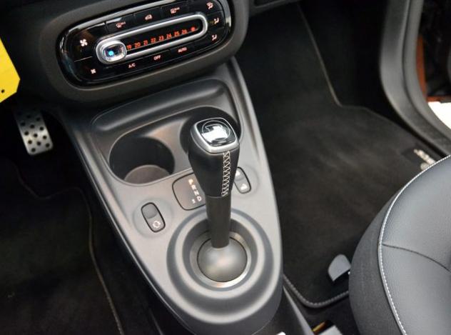 SMART ForTwo BRABUS 0.9 Turbo twinamic cabrio " KM 17.700 " rif. 23799974 - Foto 9