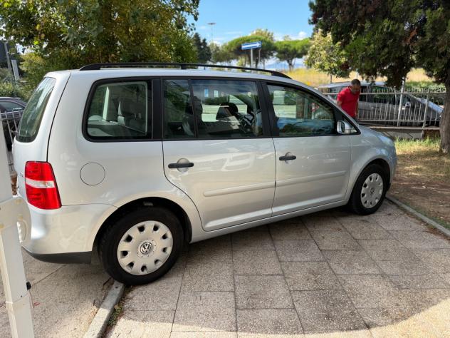 Volkswagen Touran 1.9 TDI 105CV DPF Trendline - Foto 3