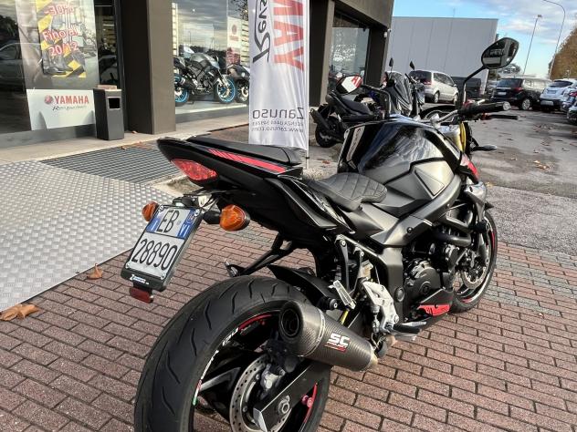 Suzuki GSR 750 null - Foto 3