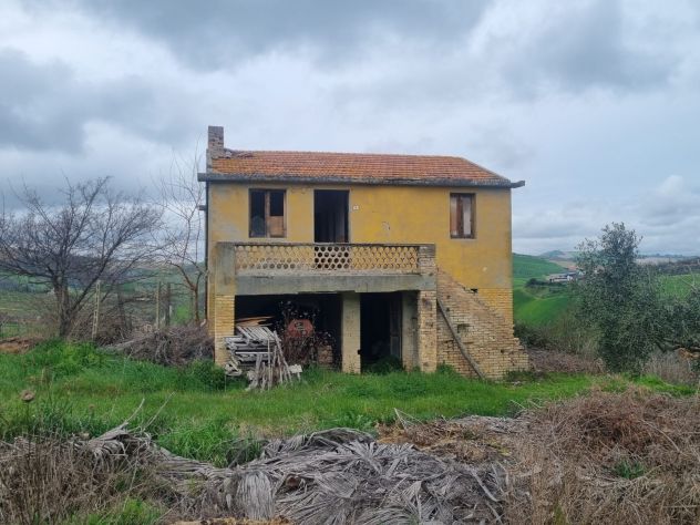 Casolare casa rustico campagna valle