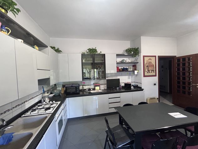 Prestigiosa cucina Snaidero con forno, piano cottura, tavolo e sedie - Foto 5