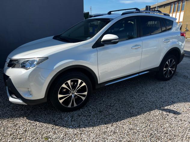 Toyota RAV 4 RAV4 2.2 D-CAT A/T 4WD Lounge White Ed. - Foto 6