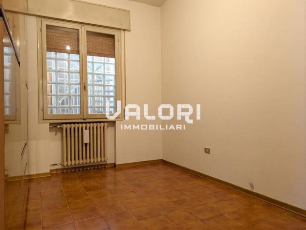 CASA INDIPENDENTE SU 3 LATI CON GIARDINO E CAPANNONE - Foto 19