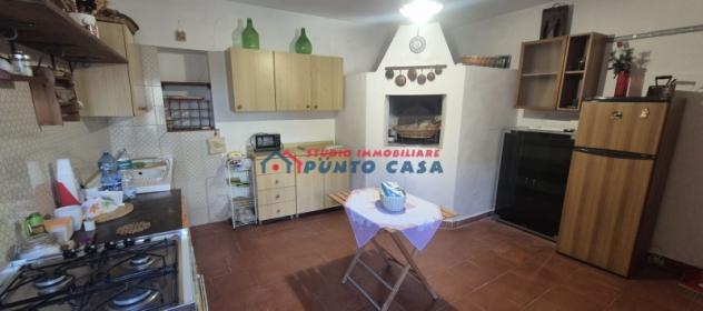 CHIESANUOVA – Soluzione indipendente su 2 elevazioni – 150 mq ca. oltre magazzino di 40mq ca. + giardino – 4 vani + acc. Buone condizioni. Euro 79 mil - Foto 8