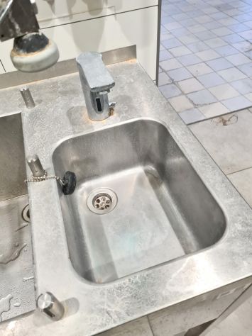 LAVATOIO PROFESSIONALE CON LAVAMANI USATO - Foto 3