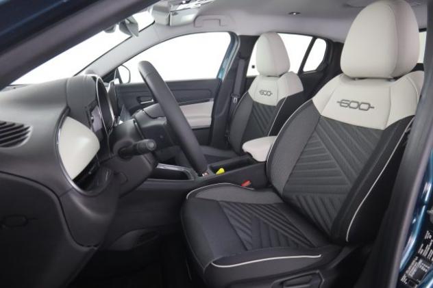 FIAT 600 600 Hybrid 110 CV DCT MHEV La Prima rif. 24096469 - Foto 2