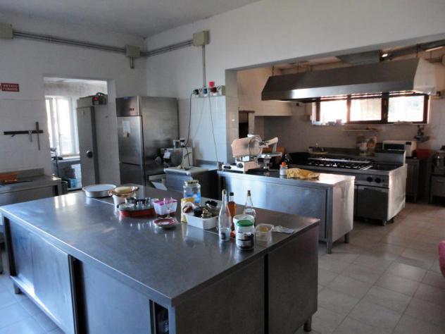 STRUTTURA RICETIVA CON 4 APPARTAMENTI E RISTORANTE - Foto 3