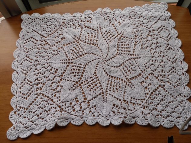 N° 2 CENTRINI DI COLOR BIANCO DI CM.35X26 FATTI A MANO DI COTONE - - Foto 2