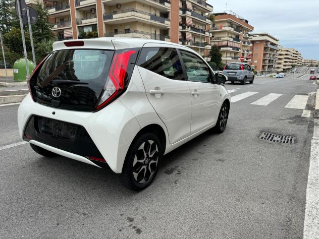 Toyota Aygo Connect 1.0 VVT-i 72 CV 5 porte x-play LED NAVI KAMERA PDC CERCHI 16 - Foto 5