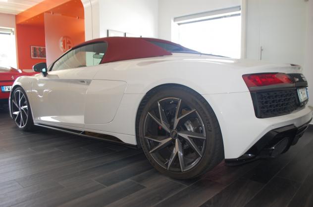 Audi R8 Spyder 5.2 V10 Performance rwd 570CV S Tronic - Foto 4