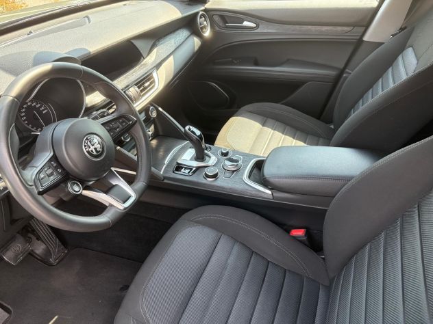 Alfa Romeo Stelvio AT8 Q4 190cv - 2021 - Foto 6