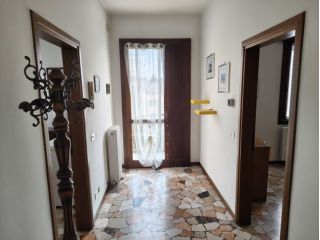 Offro camere singole in affitto
