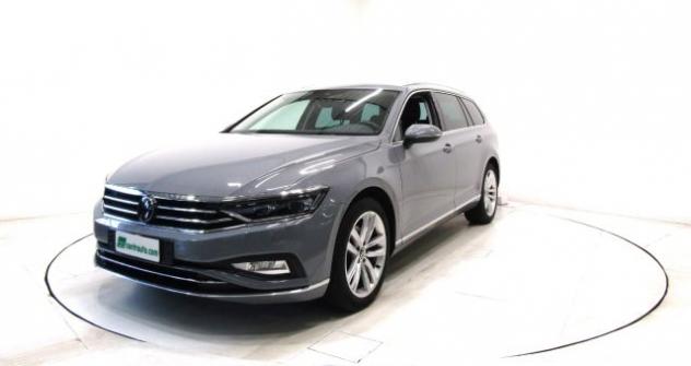 VOLKSWAGEN Passat Variant 2.0 TDI 4MOTION DSG Executive 200CV rif. 23153446 - Foto 3