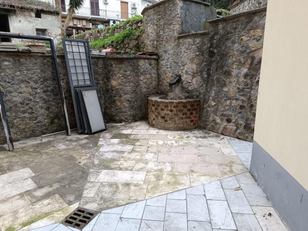 casa indipendente in vendita a Carrara in zona Centro Città