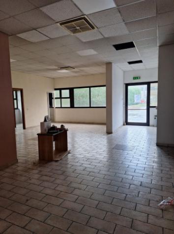 Immobile di 460 m² con più di 5 locali in affitto a Castelvetro di Modena - Foto 3