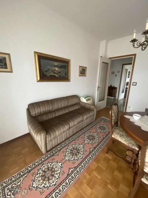Vendo divano letto matrimoniale lunghezza 2 m c.a.
