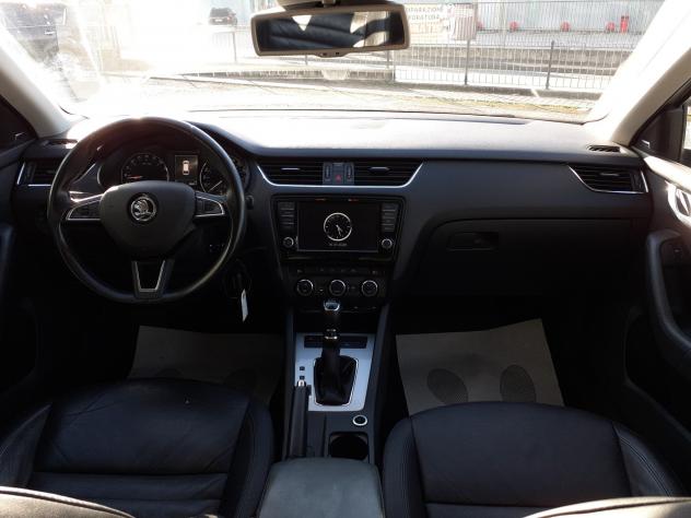 Škoda Octavia 2.0 TDI CR 150cv DSG Style - Foto 9