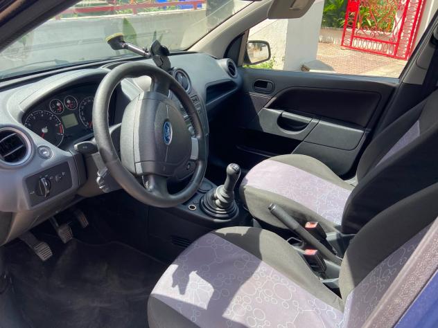 Ford Fiesta 1.2 16V 5p. Titanium - Foto 5