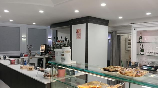 CEDESI ATTIVITA' ☕ Hai sempre sognato di gestire un bar tutto tuo? - Foto 4