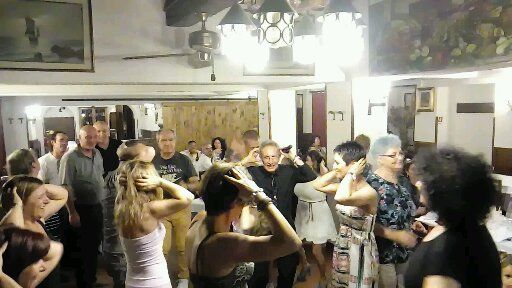 CANTANTE SERIO E PROFESSIONALE SI PROPONE PER EVENTI - Foto 5