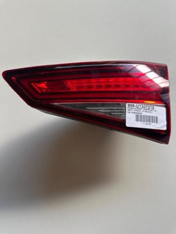 FANALE POST. PARTE INT. D. 999-U1307218 Parti elettriche  Fanaleria  Fanali  Fanale post. dx. SEAT - ATECA - 01-06-2016 -