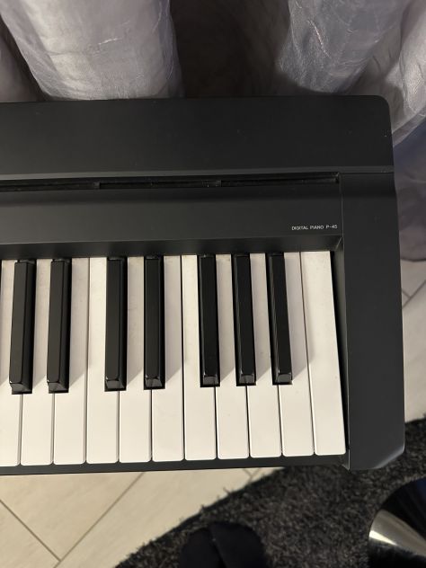 Pianoforte digitale YAMAHA P45 88 tasti pesati con mobile e accessori - Foto 3