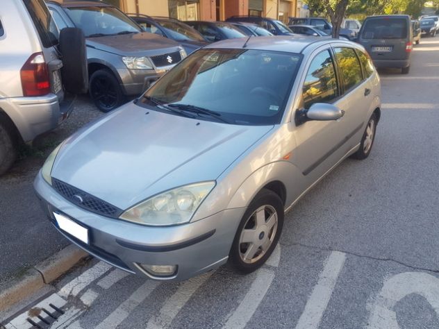 Ford Focus 1.8 TDCi 100CV 5p. Zetec - Foto 3