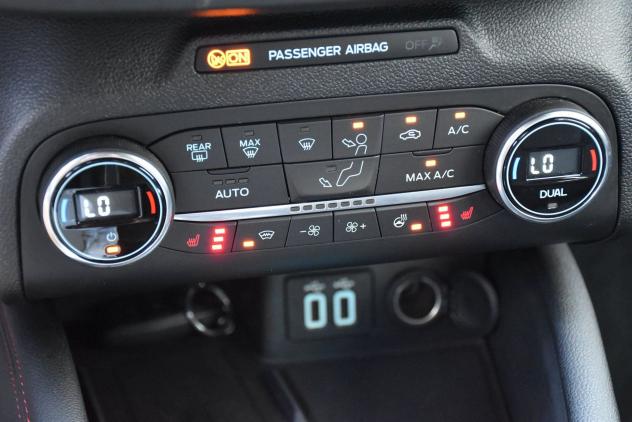 Ford Focus 1.0 EcoBoost Hybrid 125 CV 5p. ST-Line X *FULL* - Foto 10