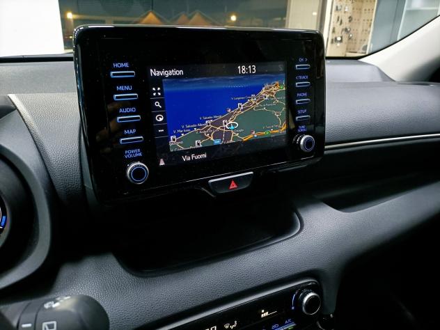 Toyota Yaris 1.5 HYBRID 95CV E-CVT AUTOMATIC HB TREND (TEAM DEUTSCHLAND) - FULL LED NAV CARPLAY CLIMA CAMERA CERC - Foto 10