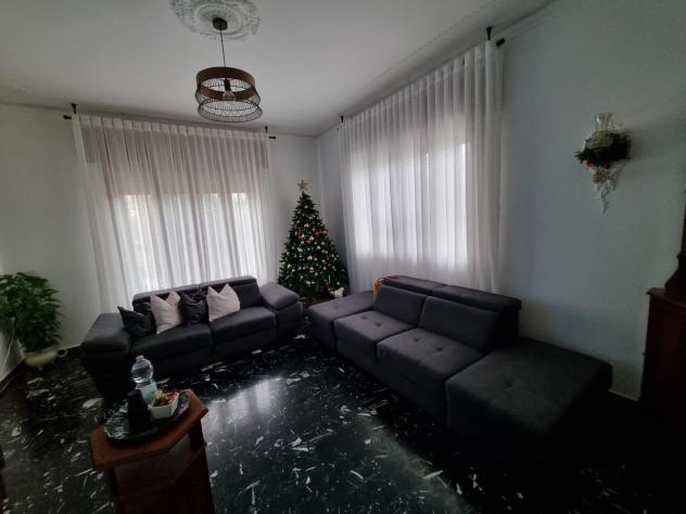 Singola in zona residenziale tranquilla, a circa 500 mt. dal centro di Piove di Sacco(PD).
Disposta su due piani, terra e primo; possibilità di 2 abit - Foto 7