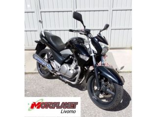 Suzuki INAZUMA 250