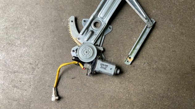 Alzacristallo anteriore SX Suzuki Ignis del 2005 (83430-76G00) - Foto 3
