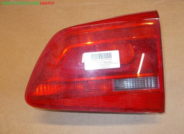 FANALE POST. PARTE INT. D. VOLKSWAGEN TOURAN (1T) 999-U52774 Parti elettriche  Fanaleria  Fanali  Fanale int. post. d VOLKSWAGEN - TOURAN - 01-09-2010