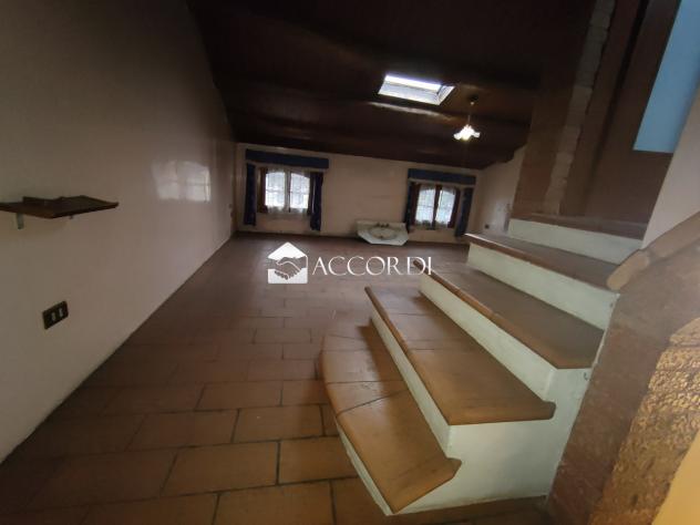 RUSTICO di 11 vani e di 453 mq (CASTELLO DI GODEGO) rif. BL045 - Foto 16