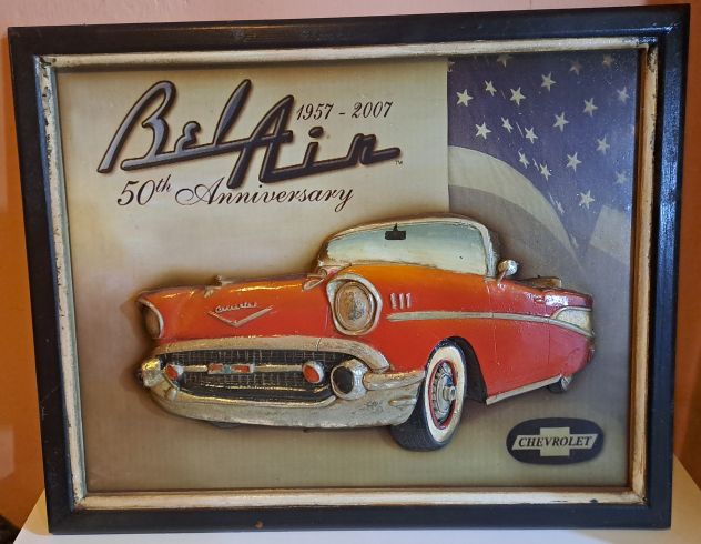 Quadro vintage con Chevrolet Bel Air in rilievo