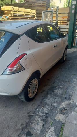 Lancia Ypsilon 0.9 TwinAir 85 CV 5 porte Metano Ecochic Platinum - Foto 3