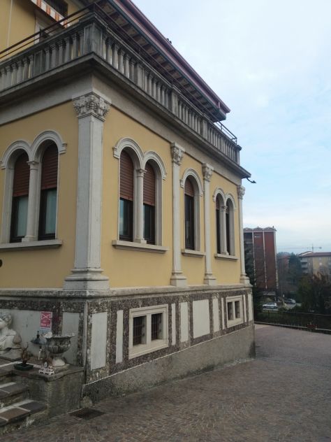 VENDESI IMPORTANTE E PREGEVOLE VILLA - Foto 2