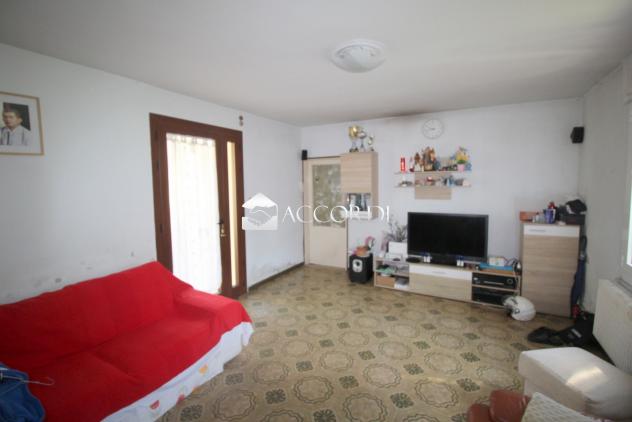 VILLA A SCHIERA di 10 vani e di 265 mq (VITTORIO VENETO) rif. BA878_1 - Foto 2