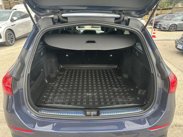 Mercedes-Benz Classe C Classe C-S206 SW 2021 - C SW 220 d mhev AMG Line Premium Plu - Foto 7